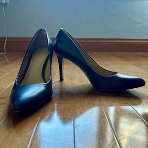 Ann Taylor Kenzie Leather Heels Size 8